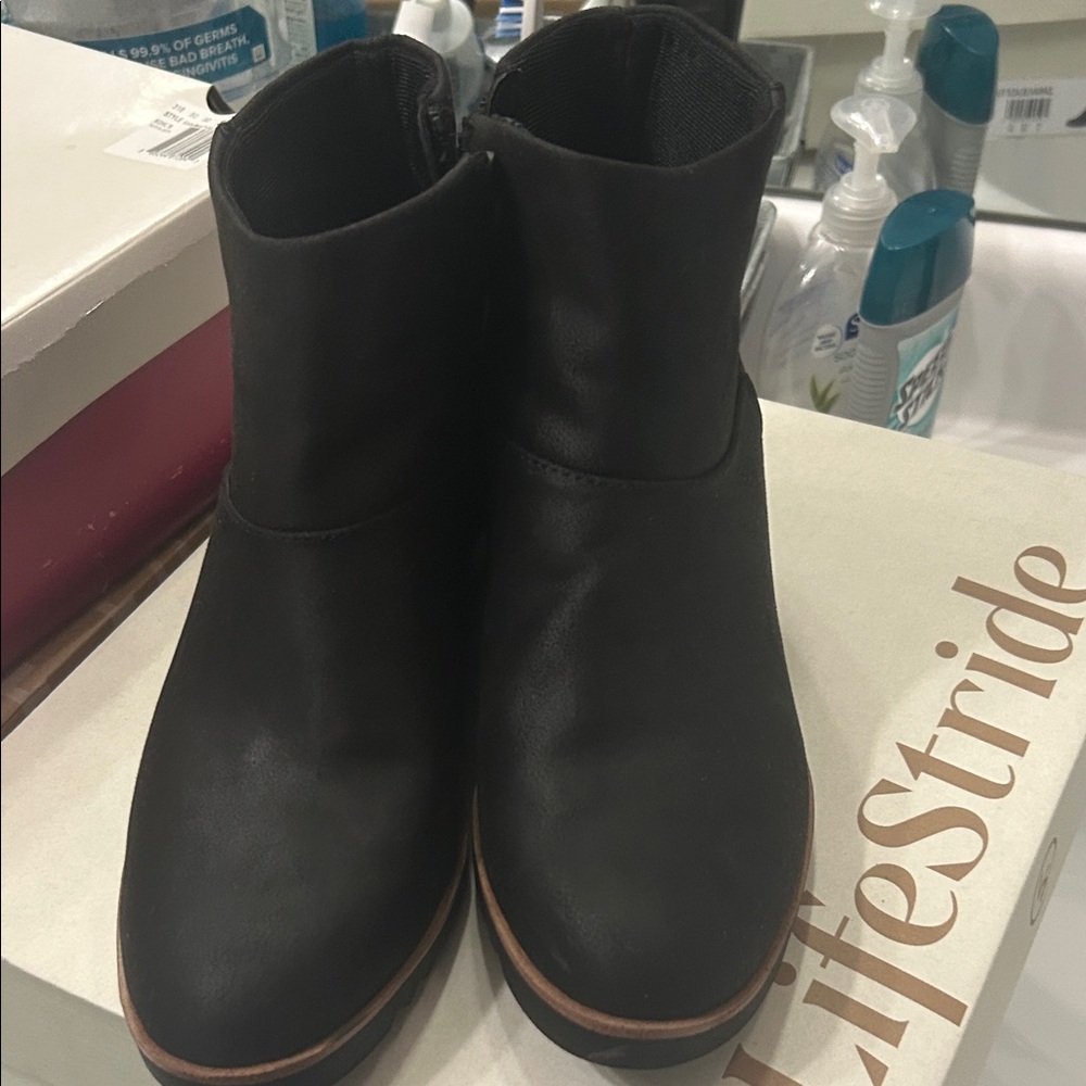 Life Stride Women's Classic Black Ankle Booties